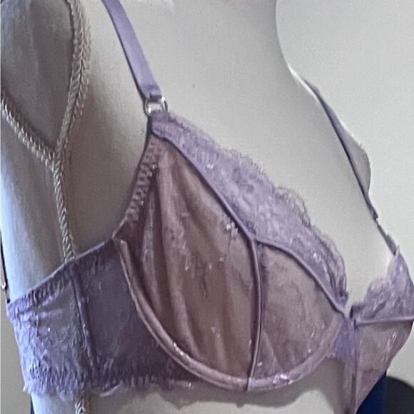 Victoria’s Secret Set, Sexy Unlined Demi Lace Bra/Garter/Panty, Light Purple - Picture 5 of 12